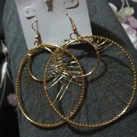 Threaded Gold Hoop Earrings