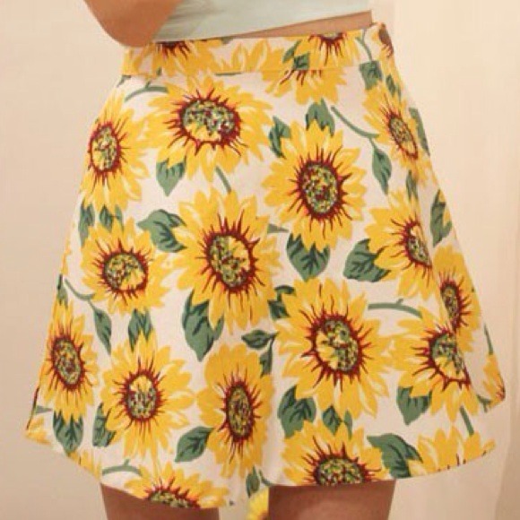 BUNDLED - Pleated Sunflower Skirt - Picture 3 of 4
