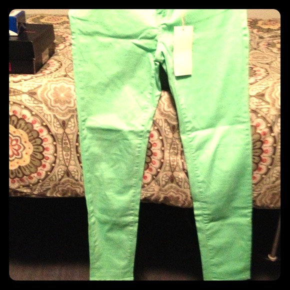 (SOLD) Neon green skinny jeans