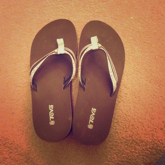 Flip flops with a slight heel