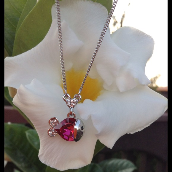 Jewelry - 🎉HOST PICK🎉18KGPHot Pink Crystal Fish Necklace🐠