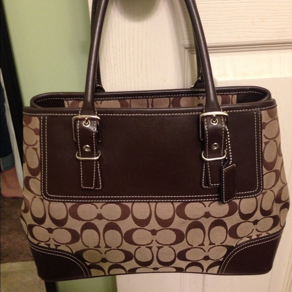 Coach Signature Brown Handbag No9 J0671-F06366