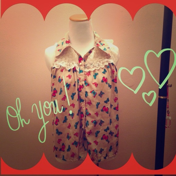 ⛔️SOLD bundle⛔️💟Super cute sleeveless top!💟