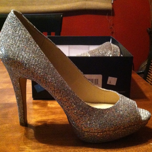 I.N.C multi colored sparkly heels 👠