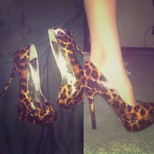 Steve Madden cheetah pumps 👠