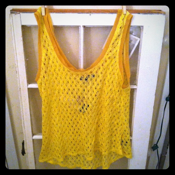 🚫SOLD🚫↘️REDUCED↙️ Yellow sanctuary tank