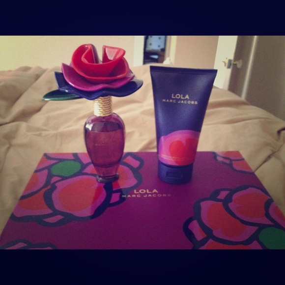 ❤hold❤ Lola by Marc Jacobs