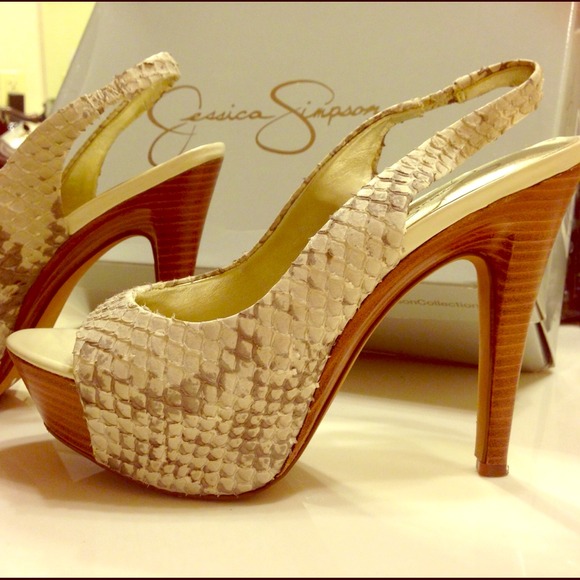 Jessica Simpson Platform Pumps