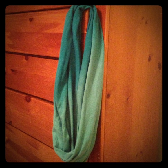 SOLD IN BUNDLE Ombré Blue Infinity Scarf