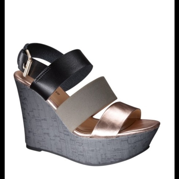 Three toned wedge heel