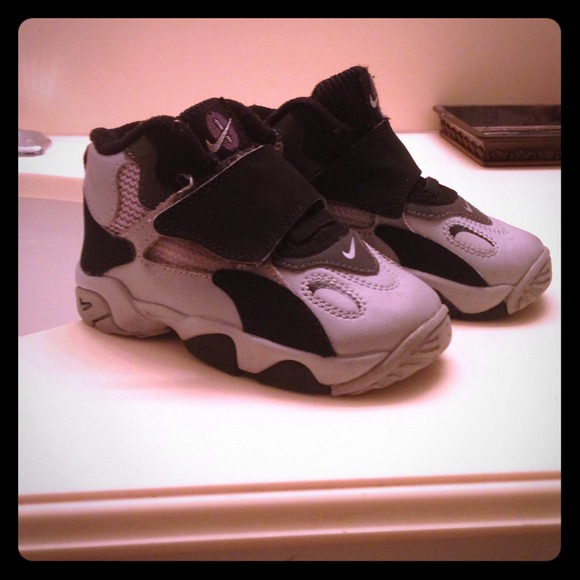 Toddler Nikes size 7c. Good condition - Picture 1 of 3