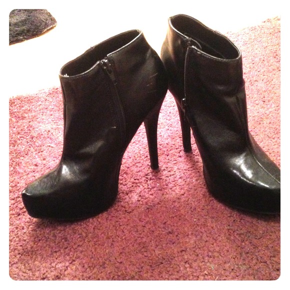Ankle boots