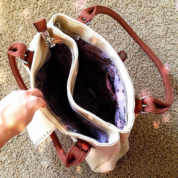 ❗🚫SOLD IN BUNDLE❗Buckled Elegance Handbag - Picture 2 of 4