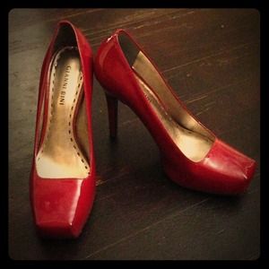 Giani Bini Red Patent Leather Pumps