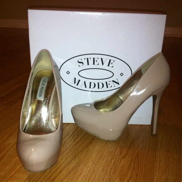 Steve Madden Nude High Heels ✨