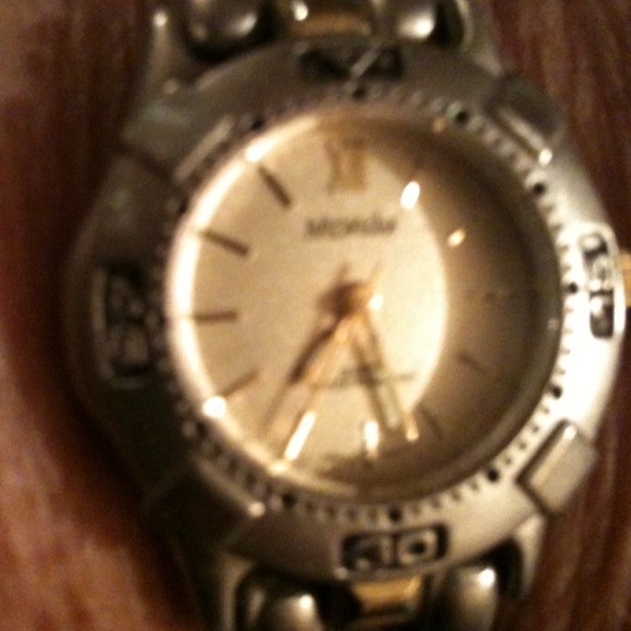 Sporty silver & gold watch
