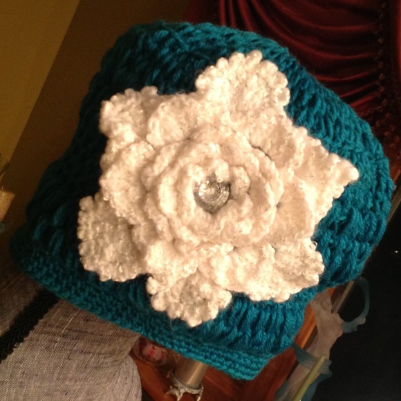 SOLD NWOT HANDMADE HAT WITH LARGE WHITE FLOWER. - Picture 2 of 2