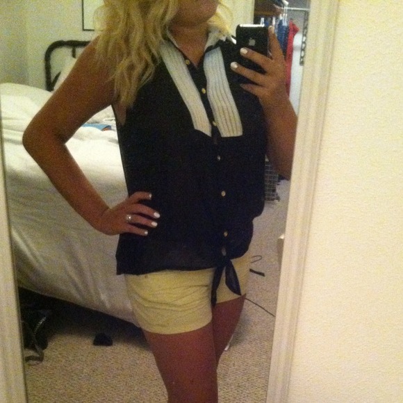 ❌SOLD IN BUNDLE❌ - Picture 2 of 3