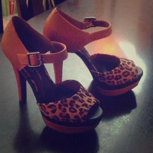 Shoes - Gorgeous Leopard Print Jessica Simpson Pumps❤