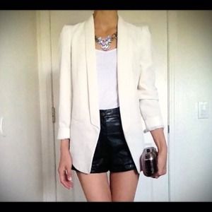 🚫SOLD🚫 🎉2x HOST PICK🎉 Creme Blazer