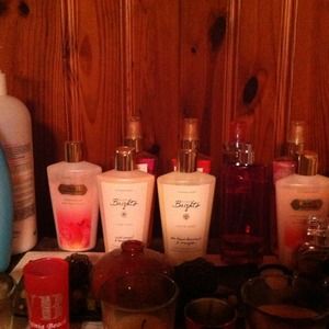 VS body spray and lotion bundle