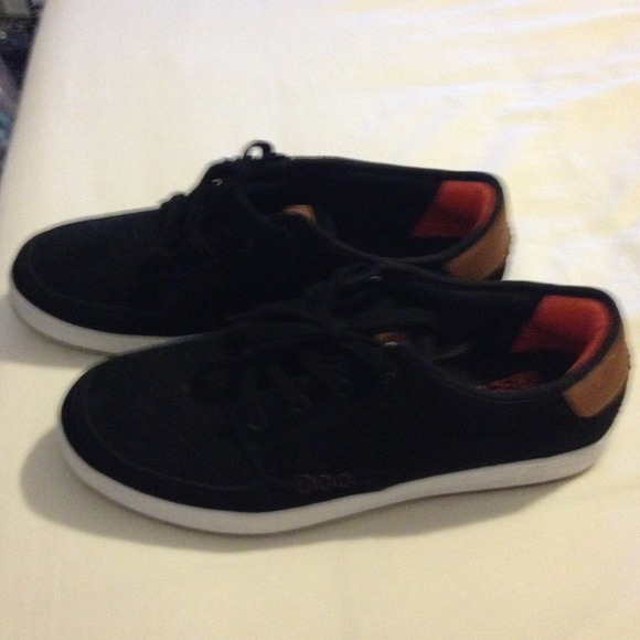 Men's shoes