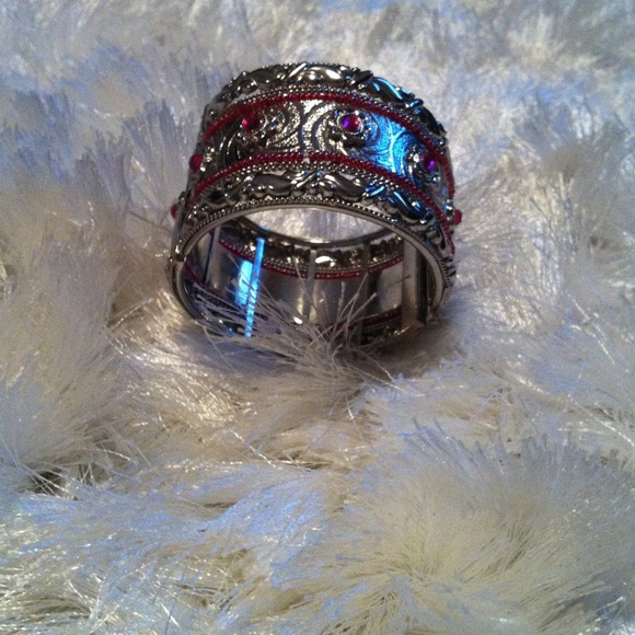 SOLD IN BUNDLE. ****Silver and pink cuff bracelet - Picture 2 of 4