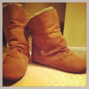 Brown and gold Rocka wear winter boots