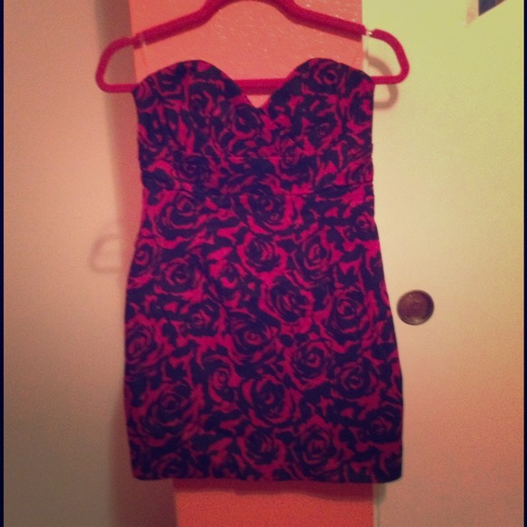 Forever 21 floral dress NEVER WORN - Picture 1 of 1