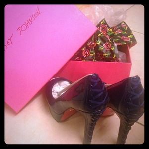 Never worn ❤Betsey Johnson❤ corset style Heels