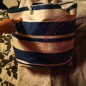 VS tote