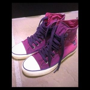 American Eagle high top sneaker