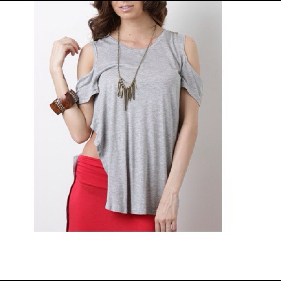 🎀SOLD OUT🎀Grey Cut Out Top - Picture 4 of 4