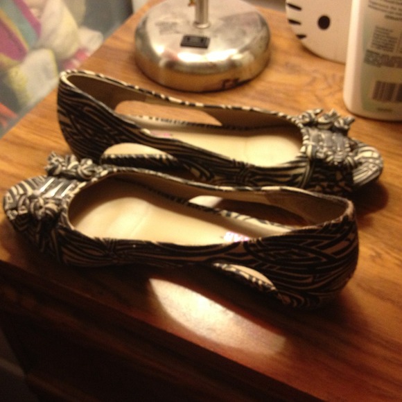 Flats - Picture 3 of 3