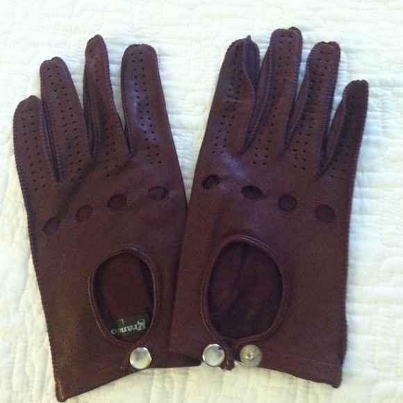 LEATHER GLOVES🌺🌺SOLD🌺🌺