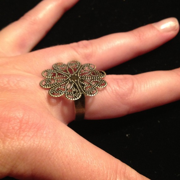 Buy 2 Get 3 FREE! Vintage heart ring - Picture 2 of 2