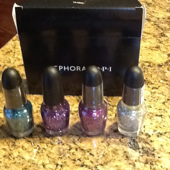 Glitter nail polish