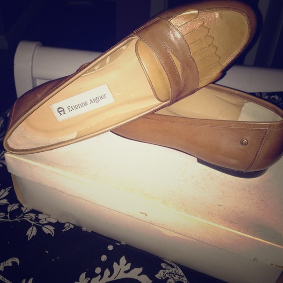 Leather flats by Etienne Aigner
