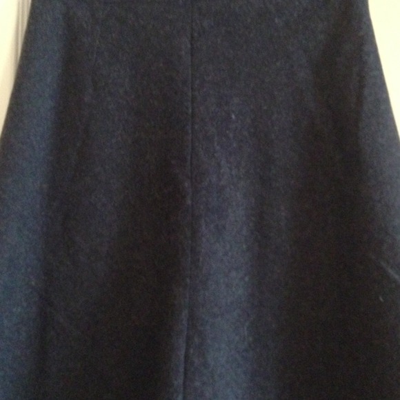 Used beautiful skirt - Picture 2 of 4