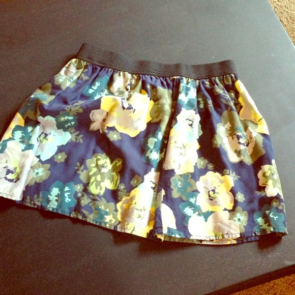 Flower print skirt