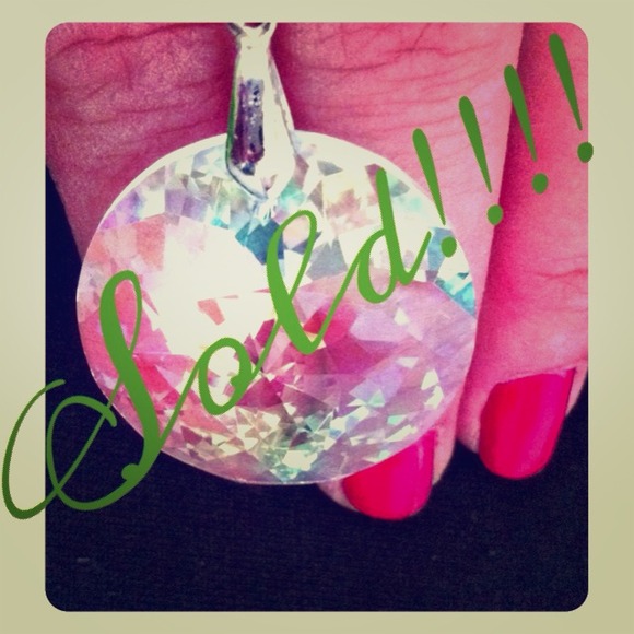 SOLD!!! ✨Fantastical Crystal Pendant! ✨