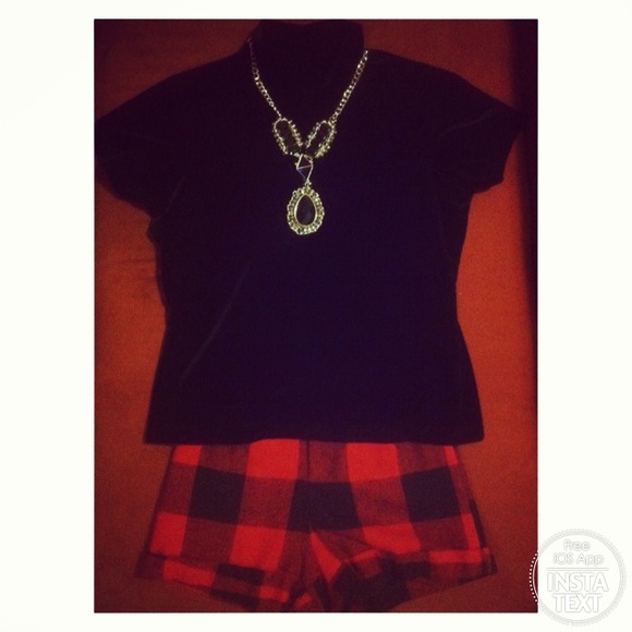 🔴SOLD in bundle Velour top 💀