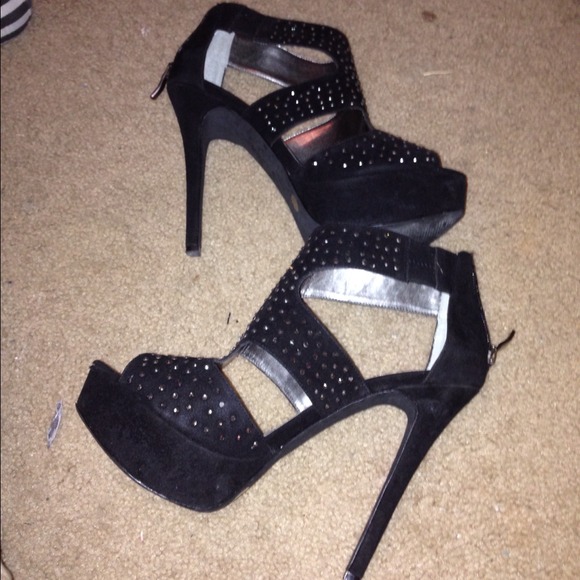 Bcbg high heels in black