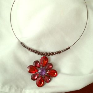 Gorgeous choker style necklace