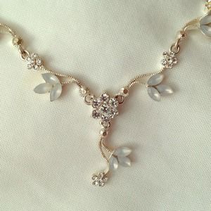 Simple glam drop necklace