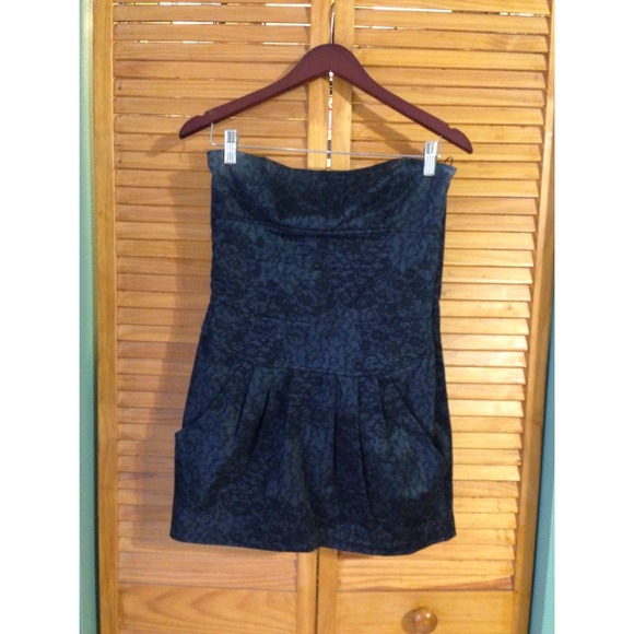 Strapless dress