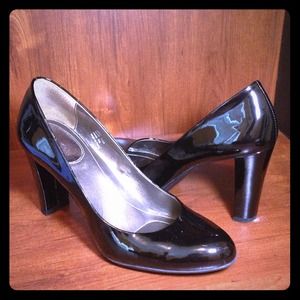 👠 Calvin Klein Black Shinny Heels