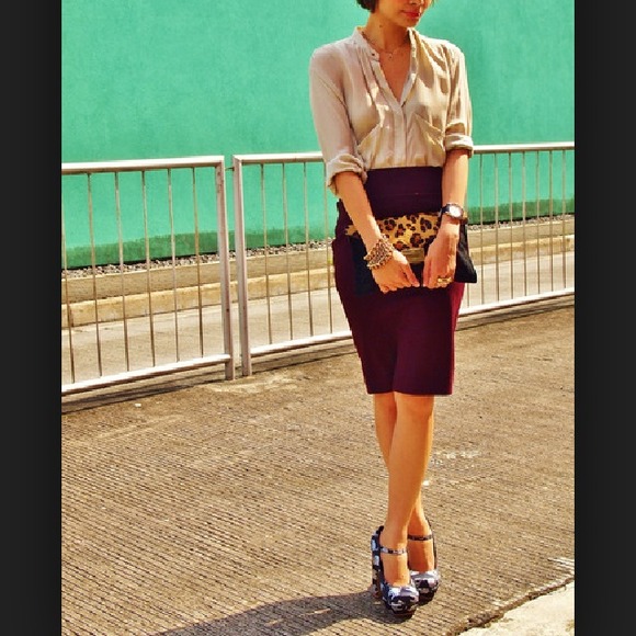 SOLD in BUNDLE  NWOT Zara burgundy pencil skirt