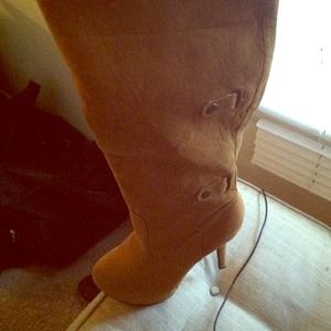 Bertinni knee high boots!!