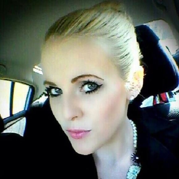 💋MEET YOUR SELLER AND BUYER! - Picture 3 of 4